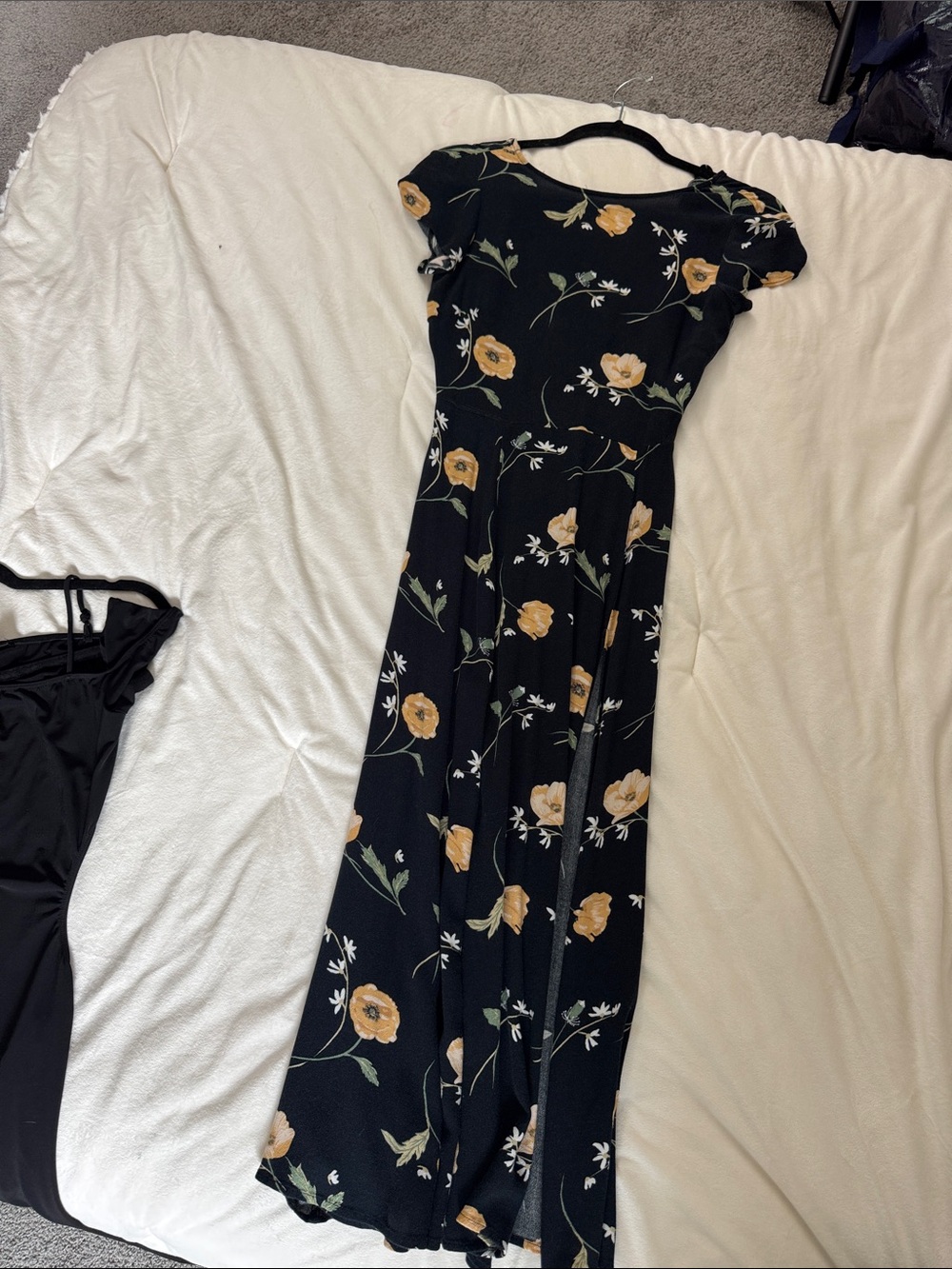 Forever 21 Women’s Black Floral backless Maxi Dress with high slit (size small)